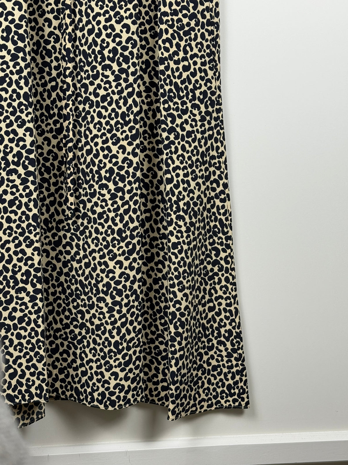 A.P.C. Kleid mit Leo-Print – Beige/Schwarz – Gr. 36 DE (38 FR)