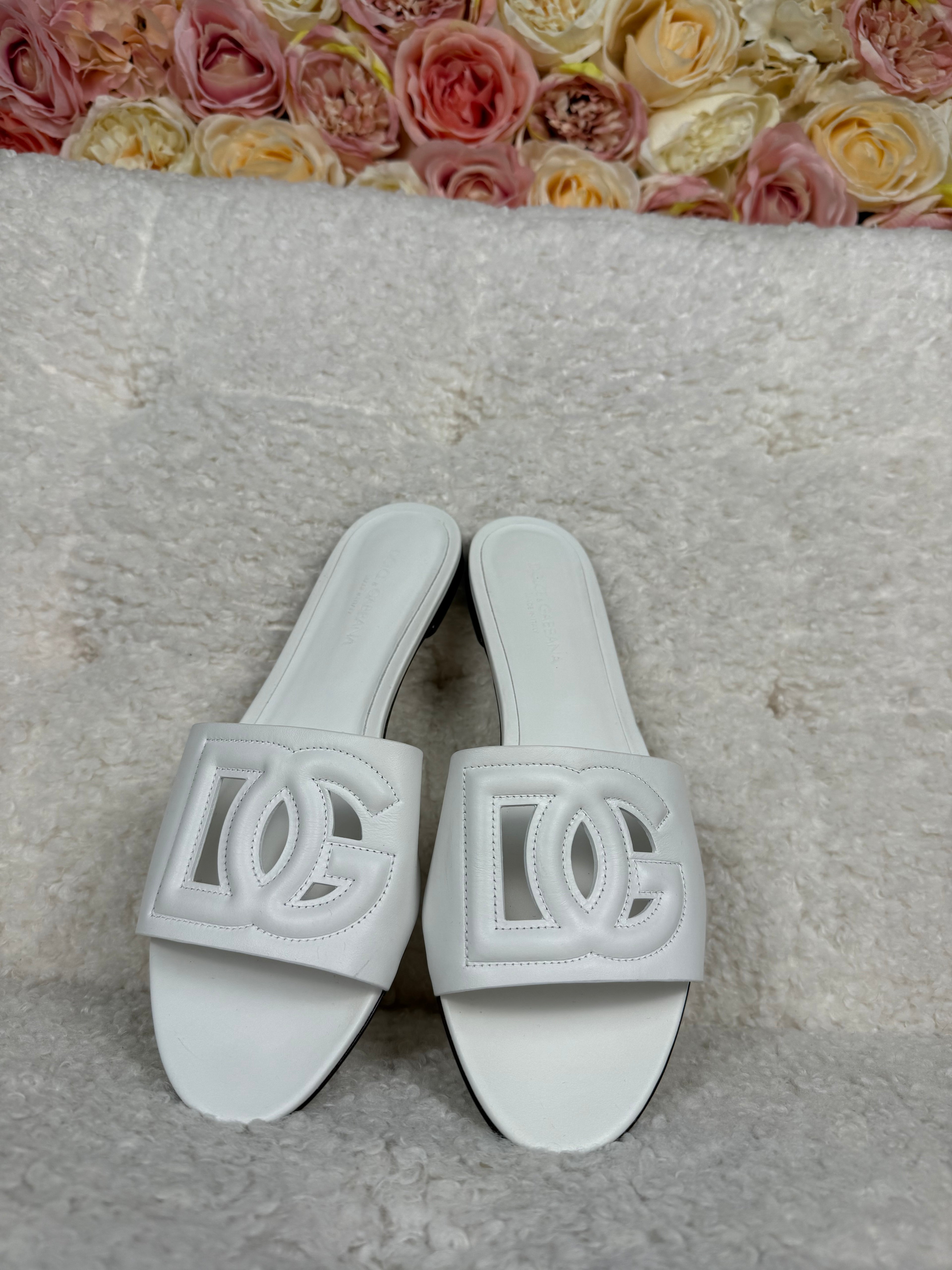 Dolce & Gabbana Calfskin Sandals White Sz. 40 EU