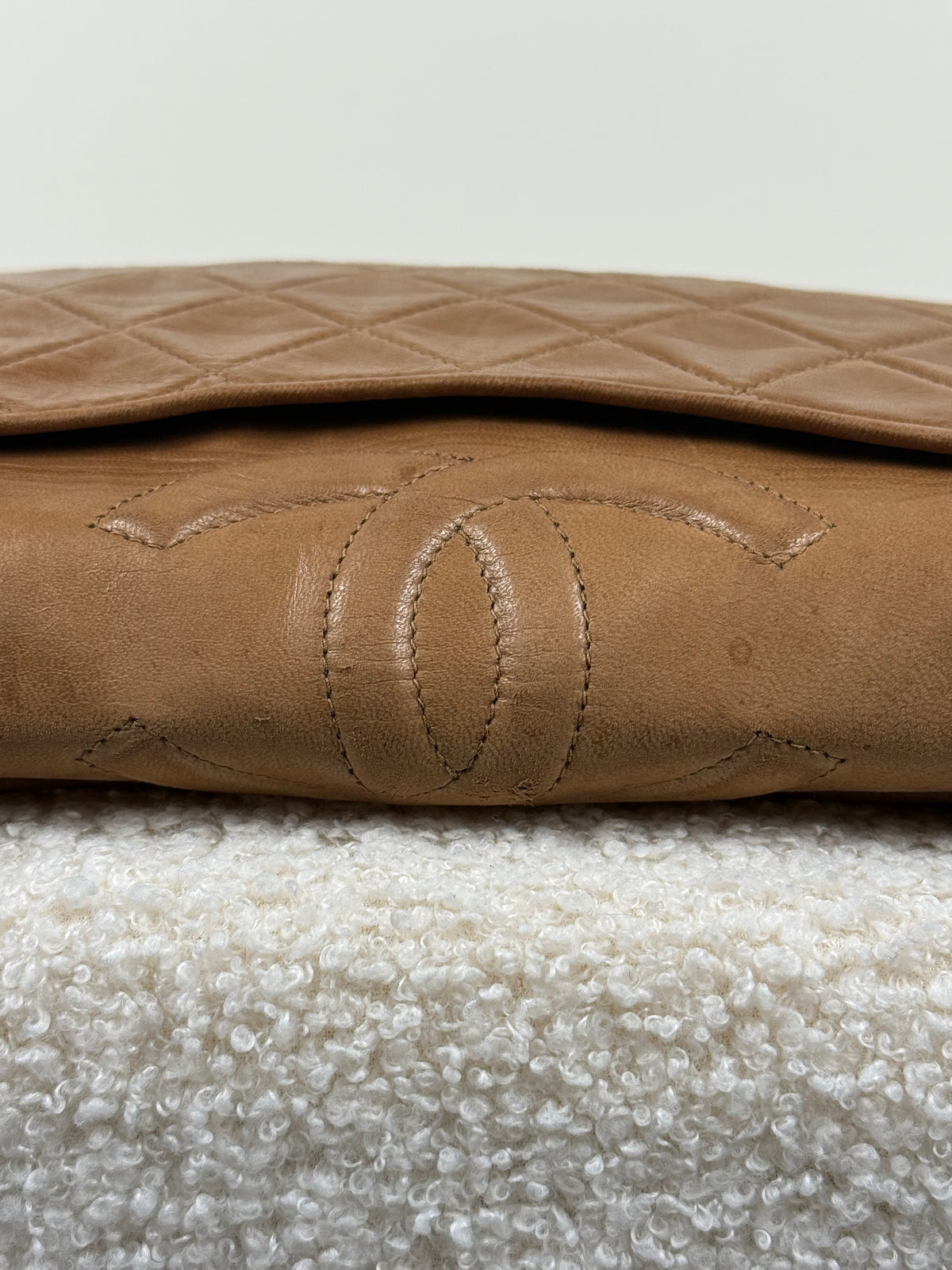 Chanel Vintage Schultertasche – Camel/Gold – 1989–1991