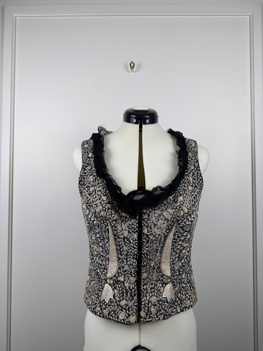 Alexander McQueen Vintage Bestickte Weste – Schwarz/Beige – Gr. 40 DE (44 IT)