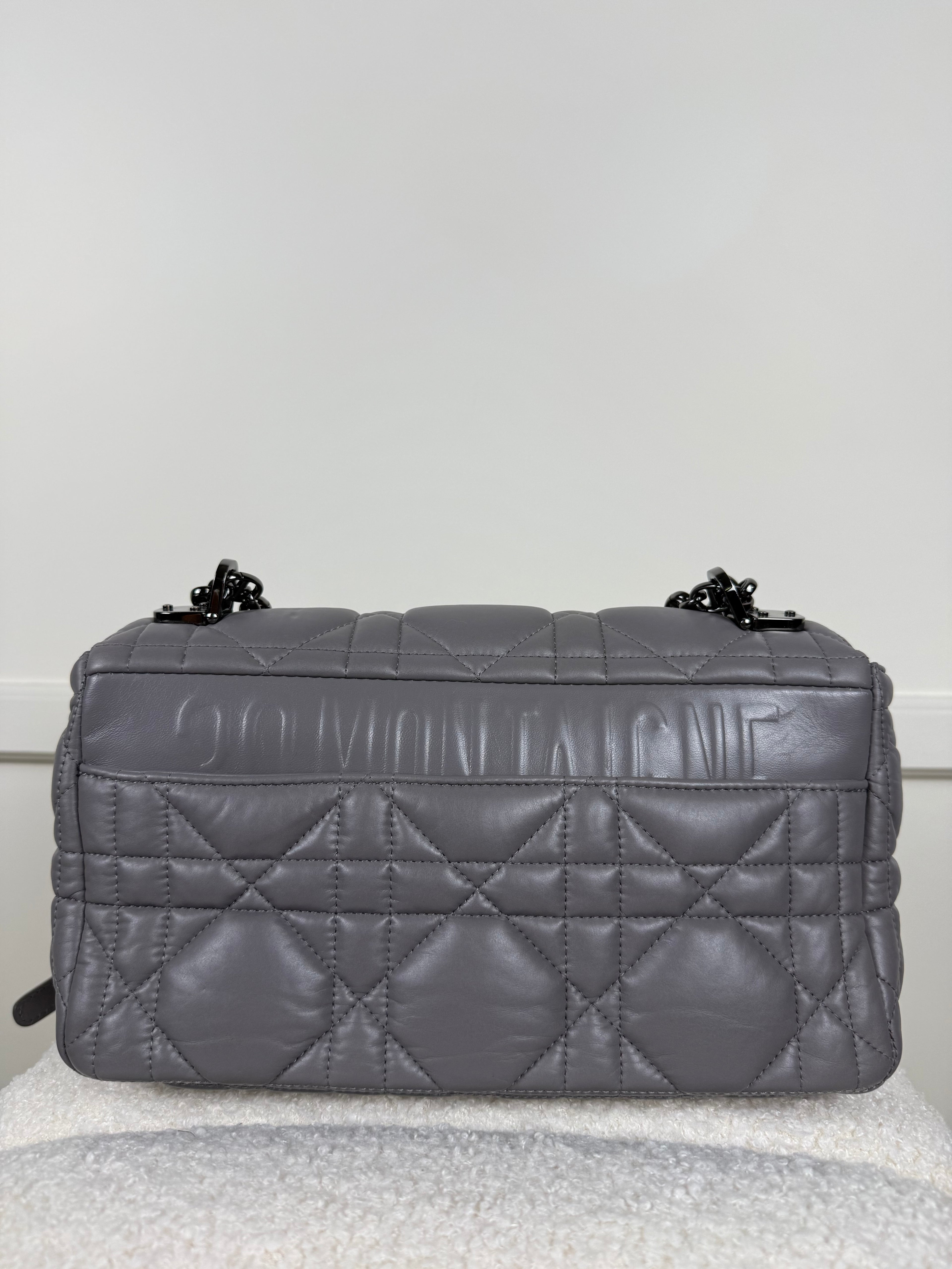 Dior Caro Tasche Medium – Grau