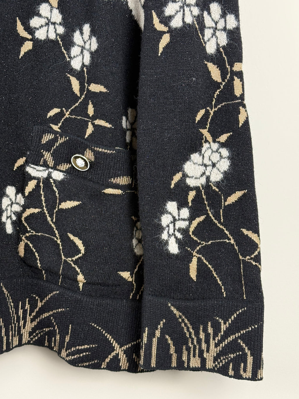 Chanel Jäcklein – Schwarz mit Vogel- & Blumenmotiven – Gr. FR 42 / DE 40