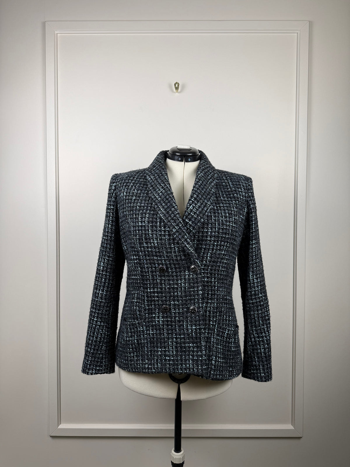 Chanel 22B Pre-Collection Tweed Blazer – Blue/Black – Size 40 DE (42 FR)