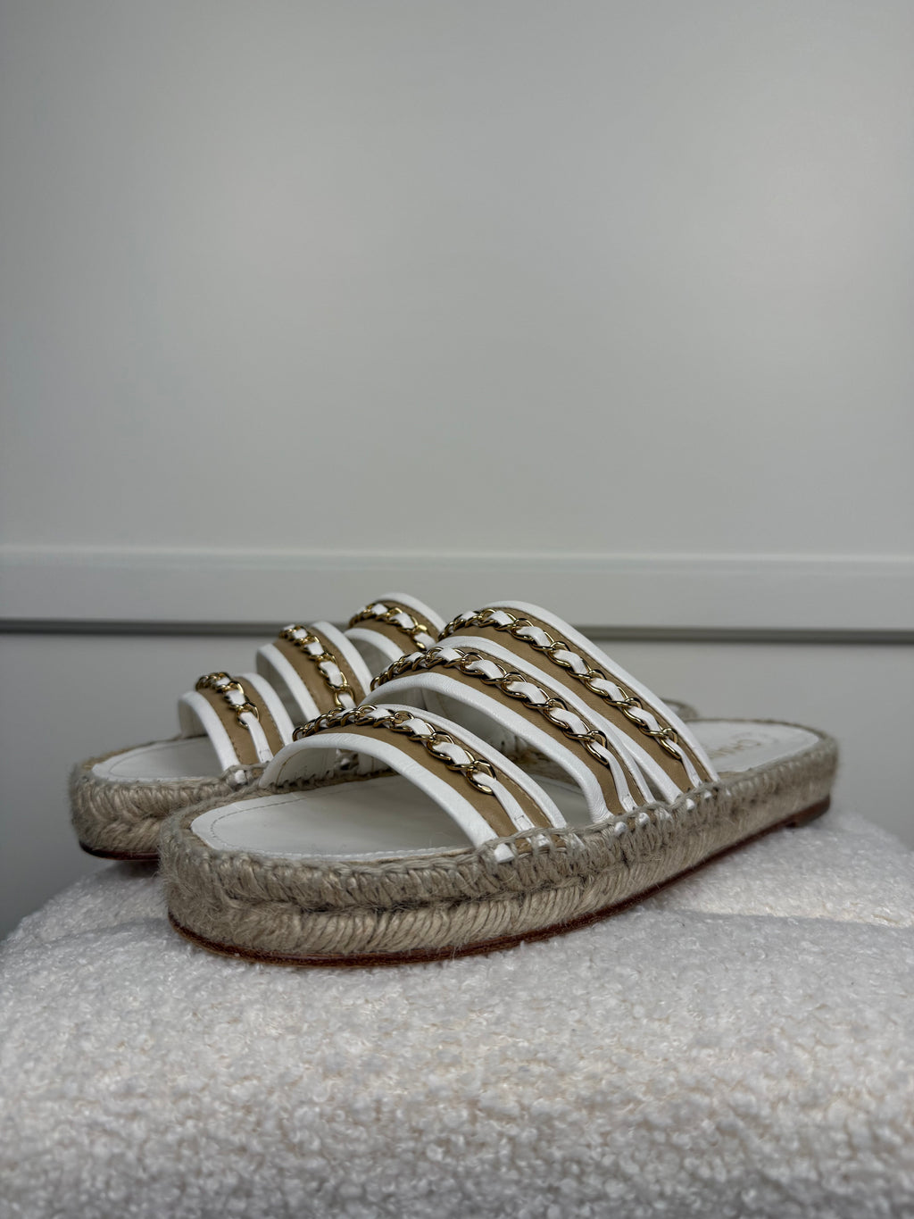 Chanel Chain Sandals White Beige Sz. 39 EU