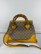 Gucci Bamboo Diana Satchel-Tasche aus GG Canvas – Gelb