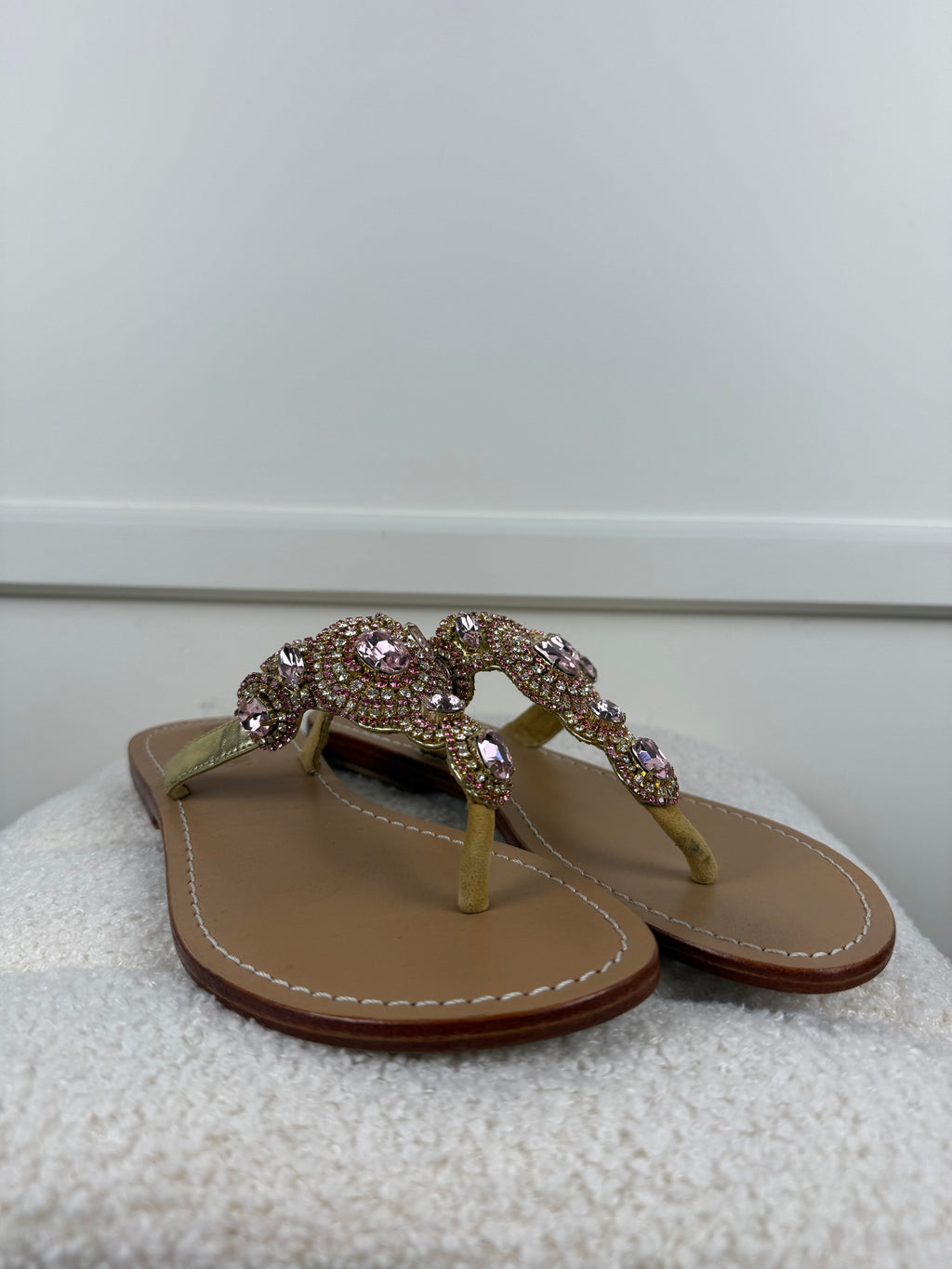 Mystique Sandalen mit Kristallverzierung – Rosa – Gr. 37 EU (US 6)