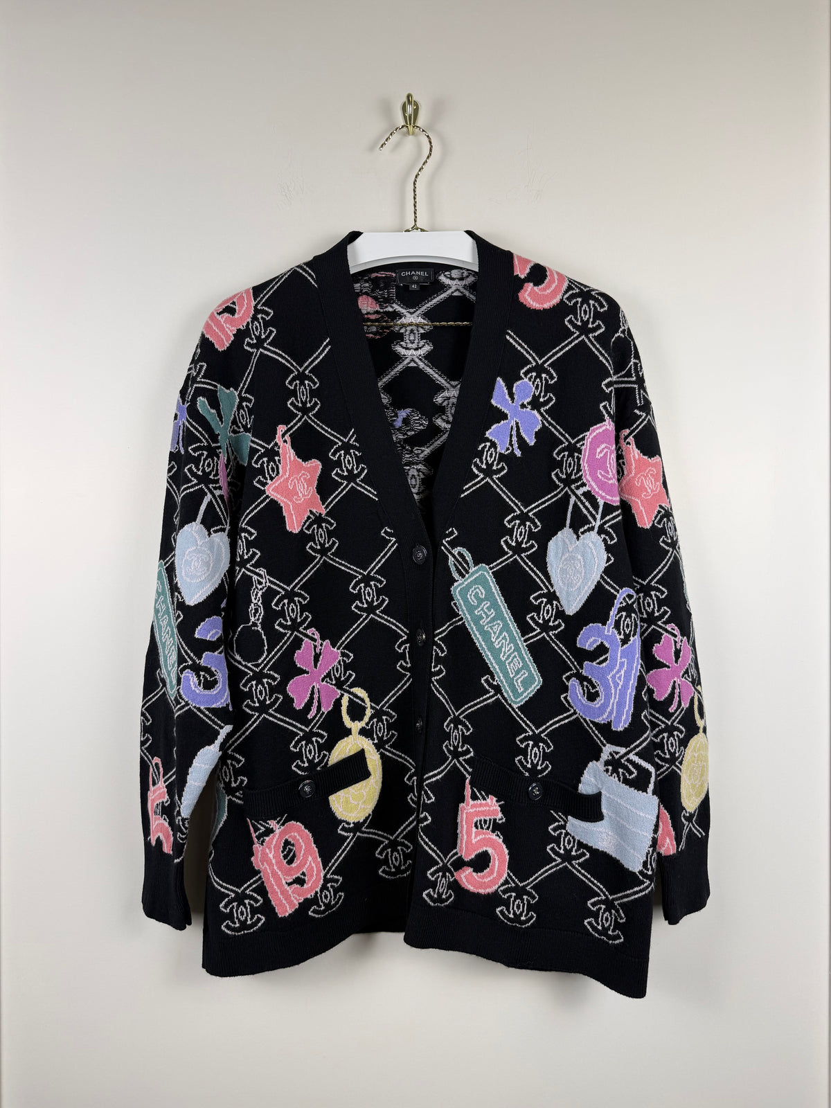 Chanel Kaschmir-Cardigan mit CC-Motiv – Mehrfarbig – Gr. 40 DE (42 FR)