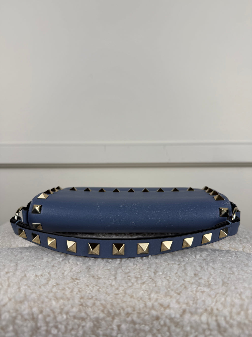 Valentino Rockstud Mini Leather Bag – Blau – Goldfarbene Nieten