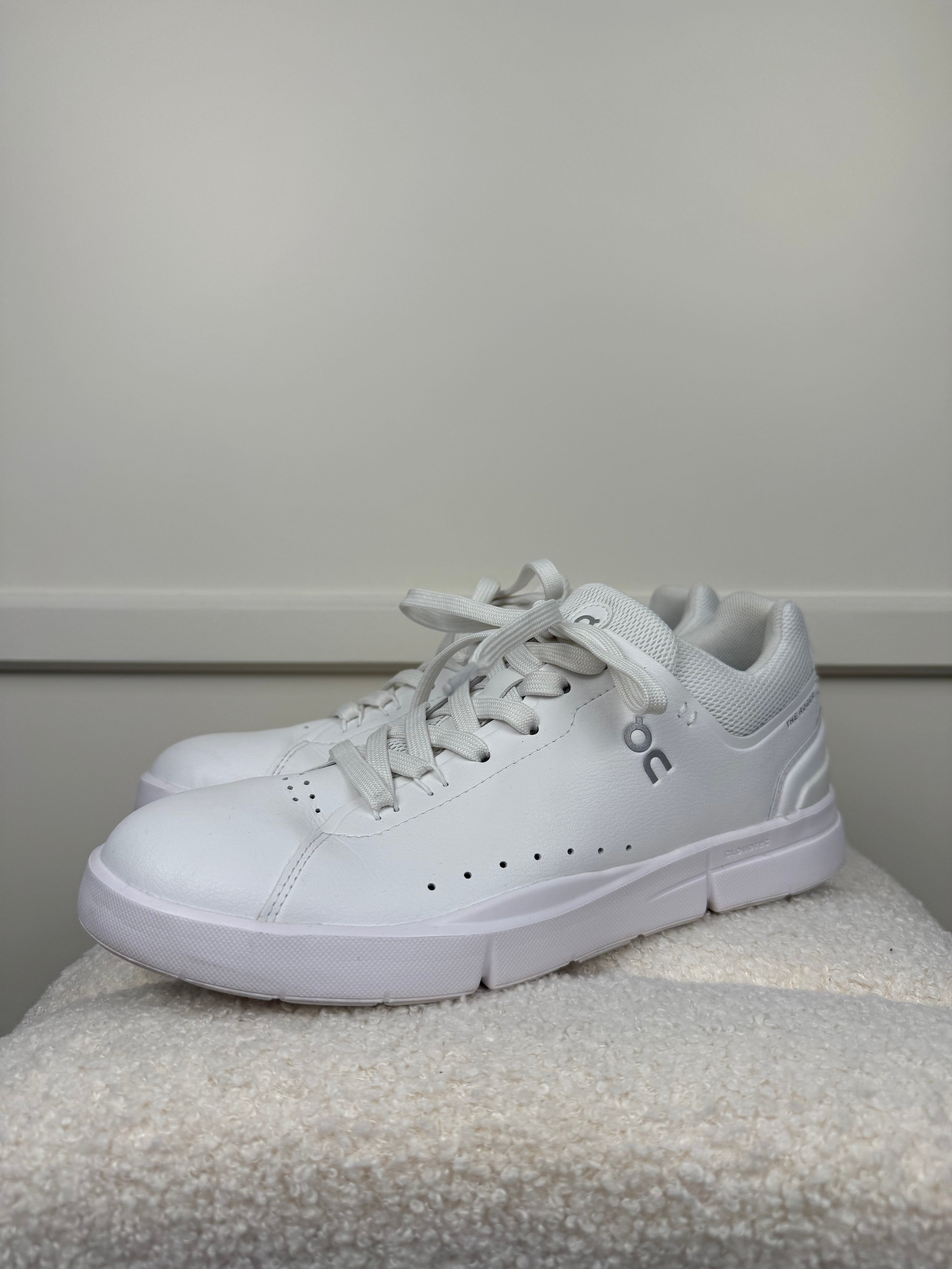 On "The Roger" Sneaker all White Sz. 40 EU