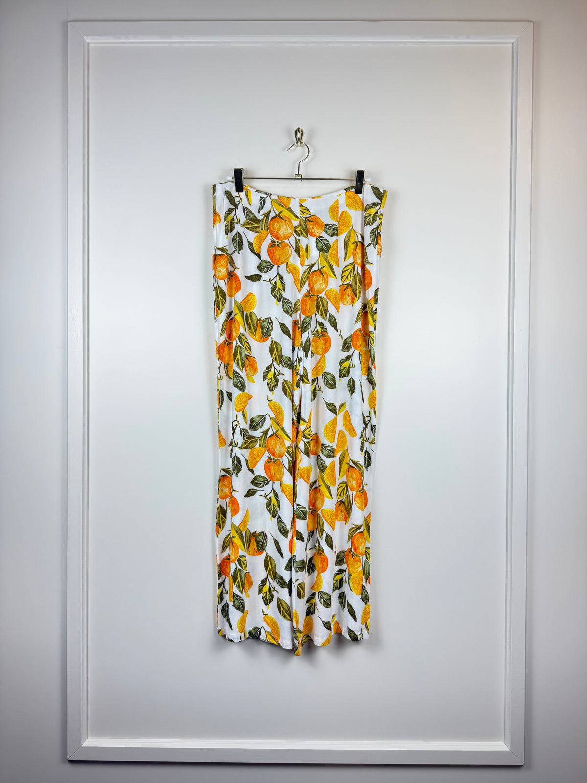 Never Fully Dressed Lemon Pants Sz. 38 DE