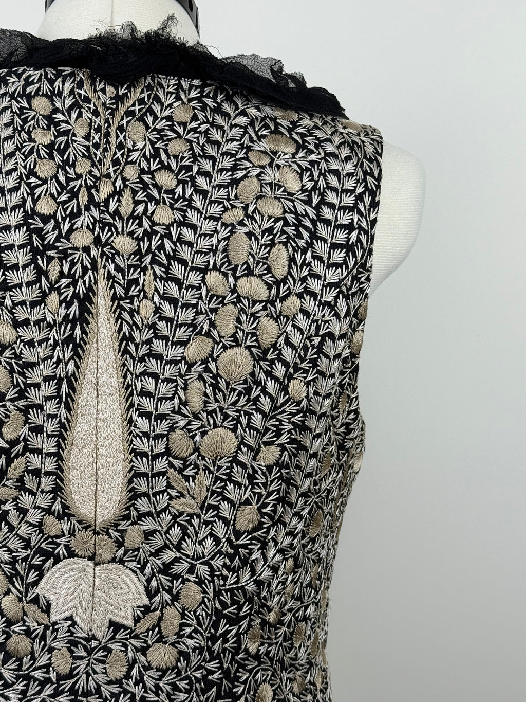 Alexander McQueen Vintage Bestickte Weste – Schwarz/Beige – Gr. 40 DE (44 IT)