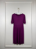 St. John Strickkleid mit Plisseerock – Violett – Gr. 40 DE (US 10)