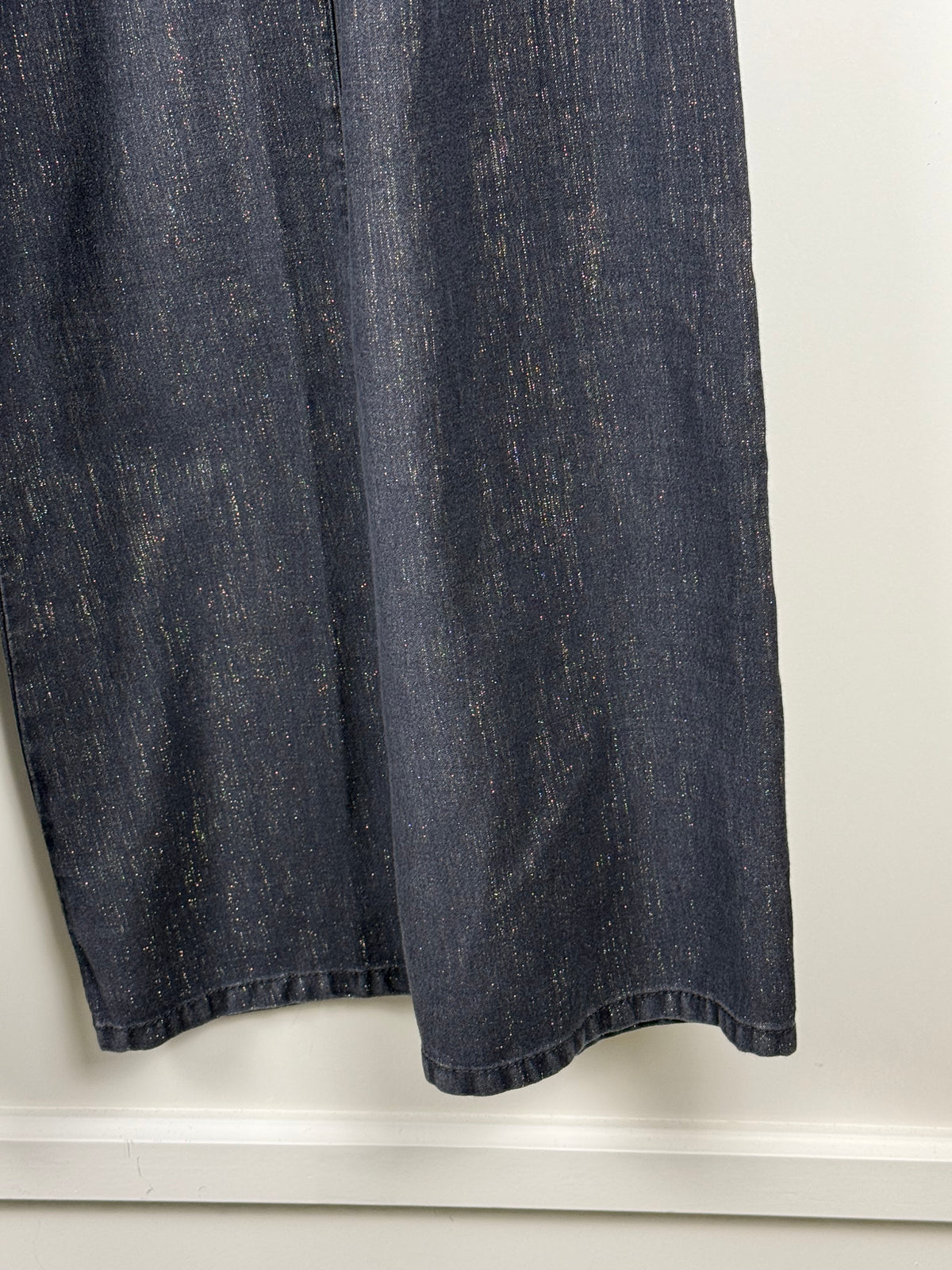 Chanel Jeans mit Glitzerstreifen – Grau – Gr. 38 DE (40 FR)