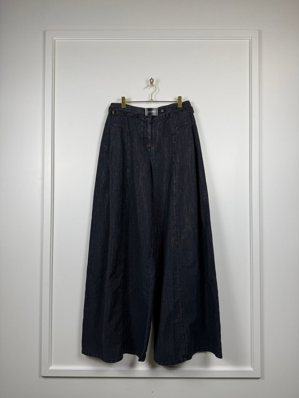 Chanel Jeans mit Glitzerstreifen – Grau – Gr. 38 DE (40 FR)