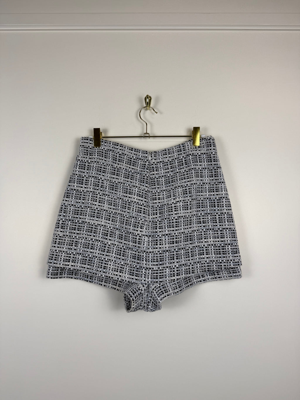 Maje Skorts aus Tweed – Blau/Weiss – Gr. 36 DE (38 FR)