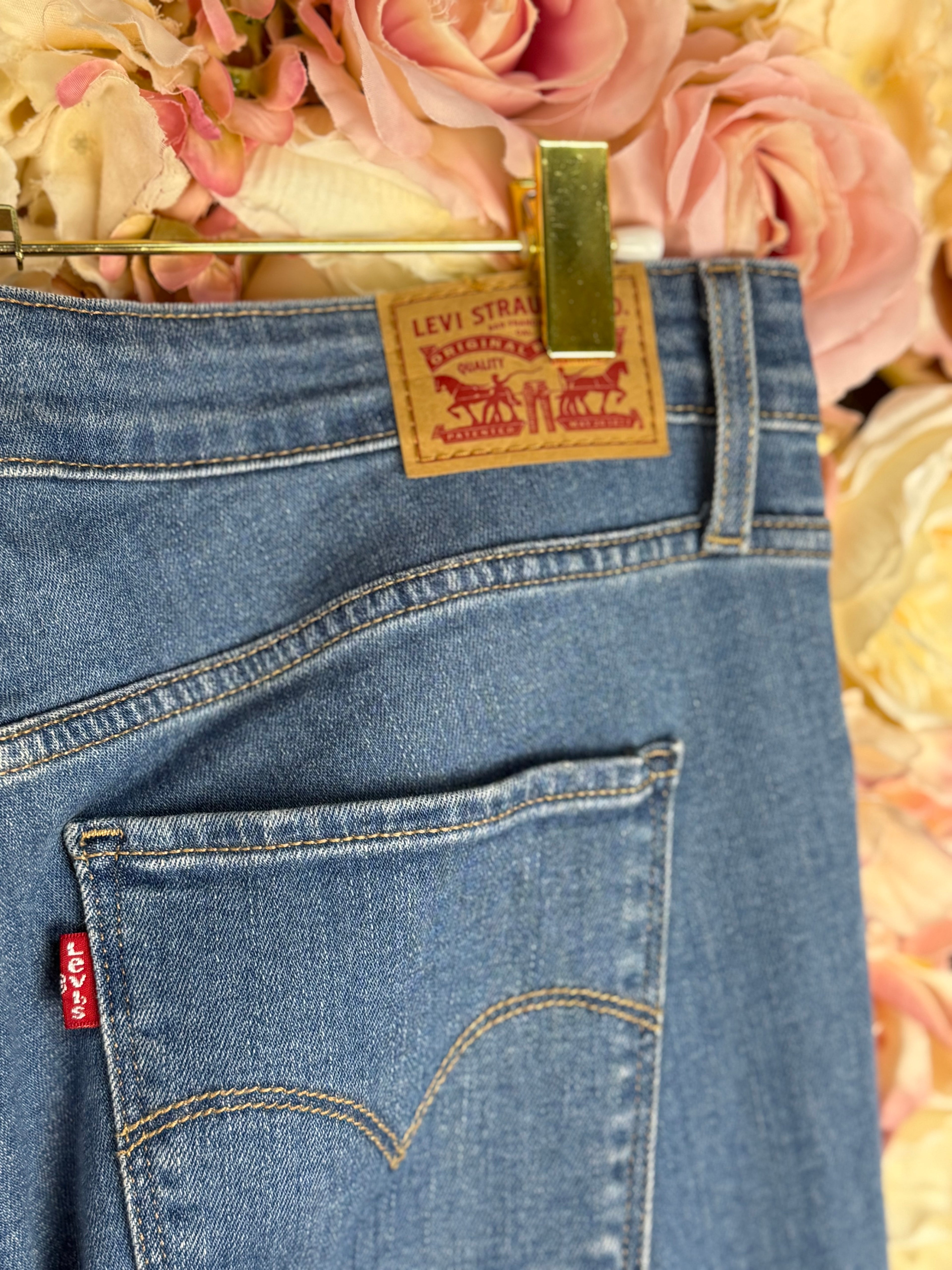Levi's 721 High Rise Skinny Jeans Light Blue Sz. 32
