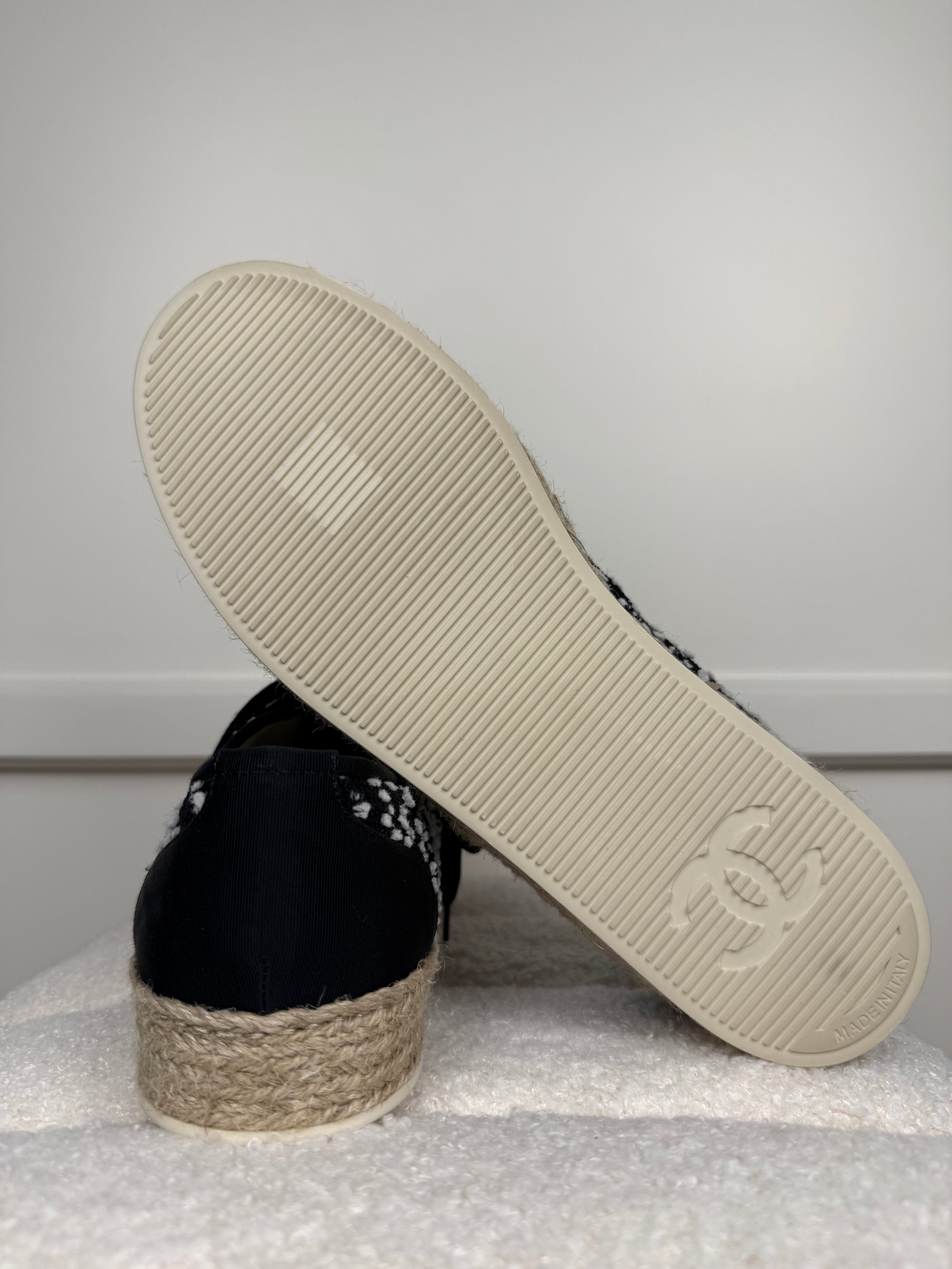 Chanel Lace Up Tweed Espadrilles Black White Sz. 40 EU