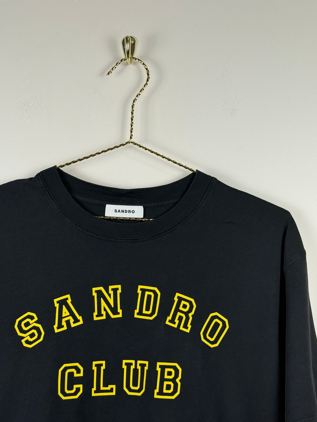 Sandro Crop T-Shirt mit Schriftzug – Schwarz/Gelb – Gr. S (1)