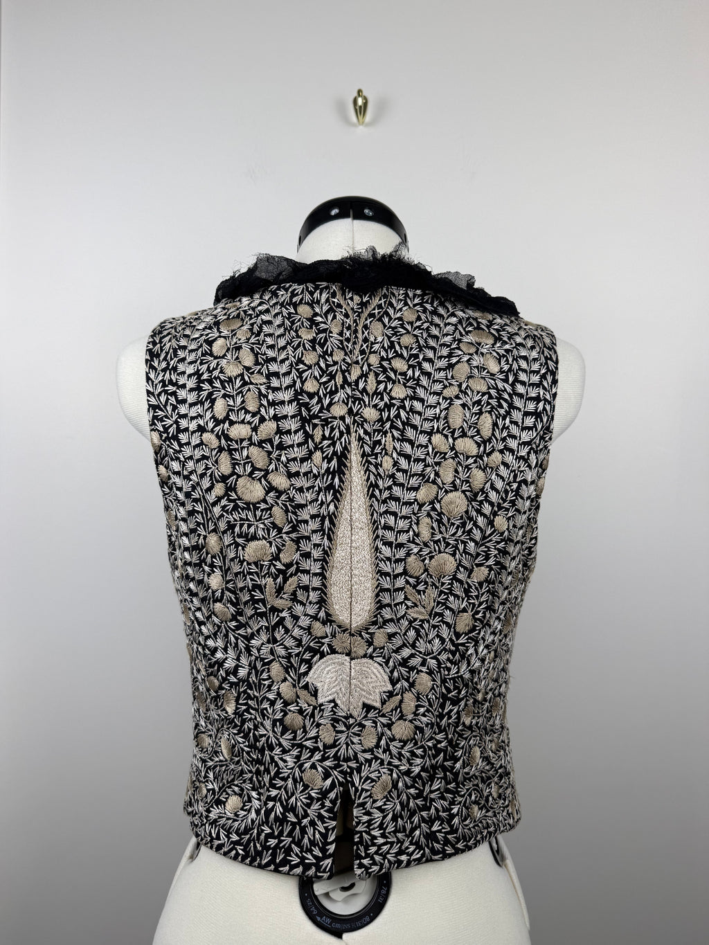 Alexander McQueen Vintage Bestickte Weste – Schwarz/Beige – Gr. 40 DE (44 IT)