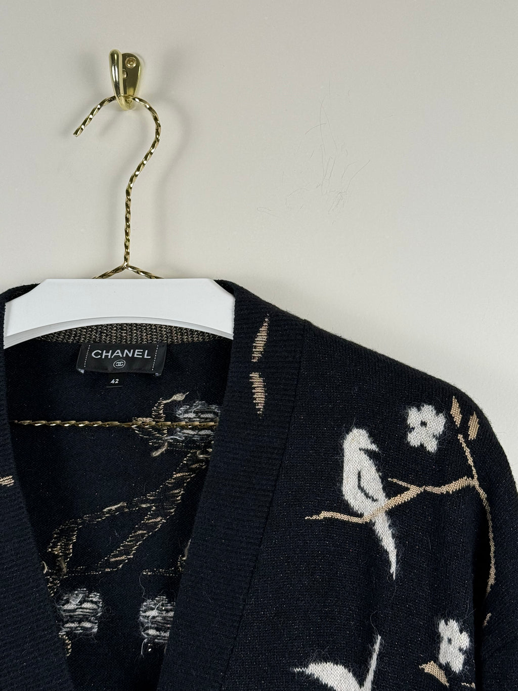 Chanel Jäcklein – Schwarz mit Vogel- & Blumenmotiven – Gr. FR 42 / DE 40