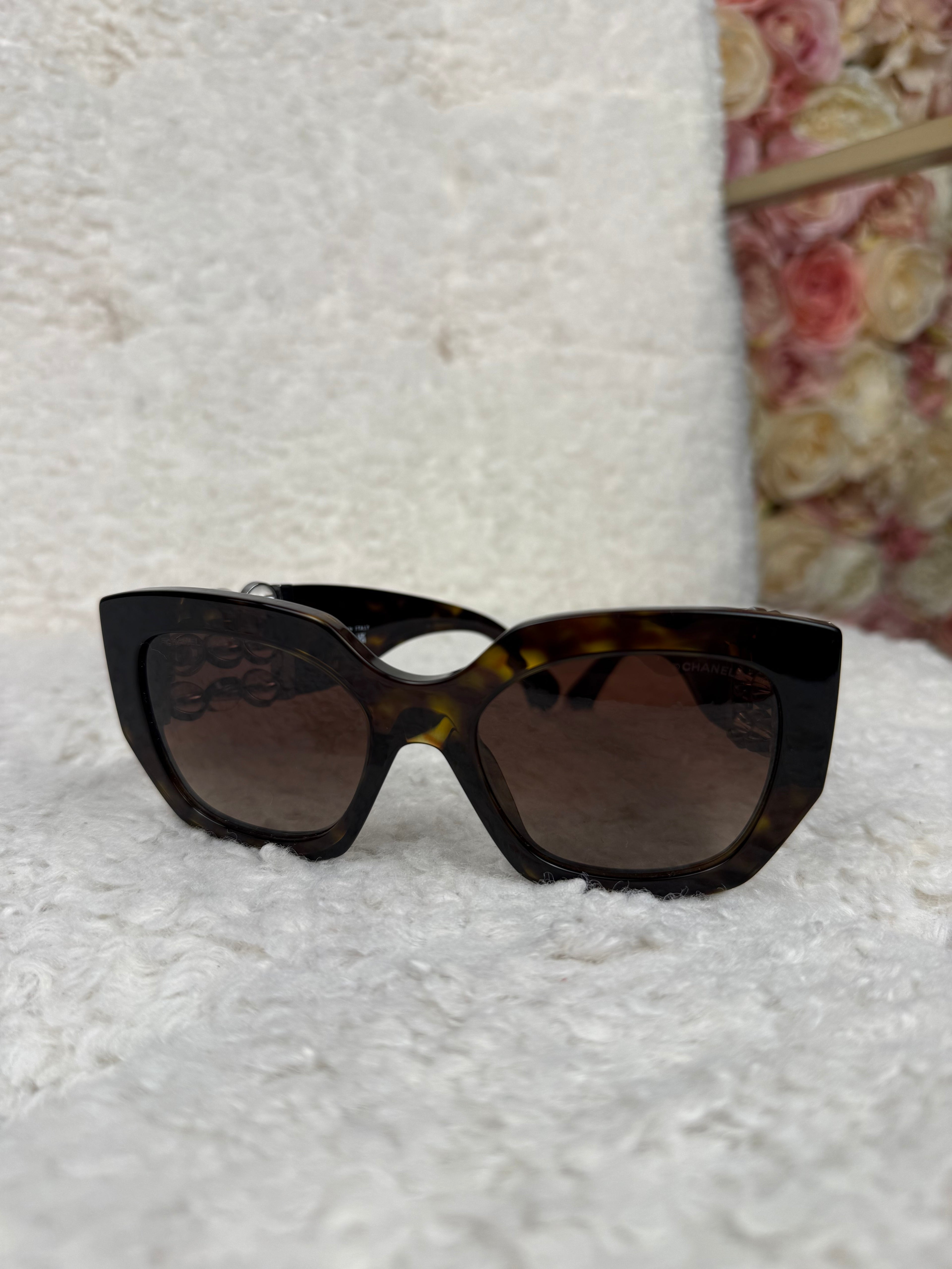 Chanel Sunglasses with little Pearls Brown