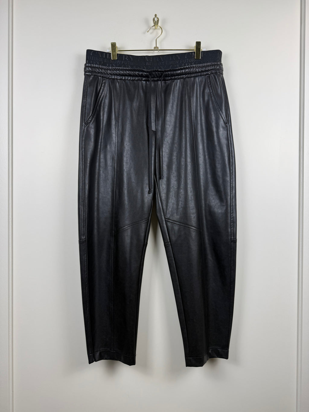 Cambio Eden Lederimitat-Hose – Schwarz – Gr. 40 DE