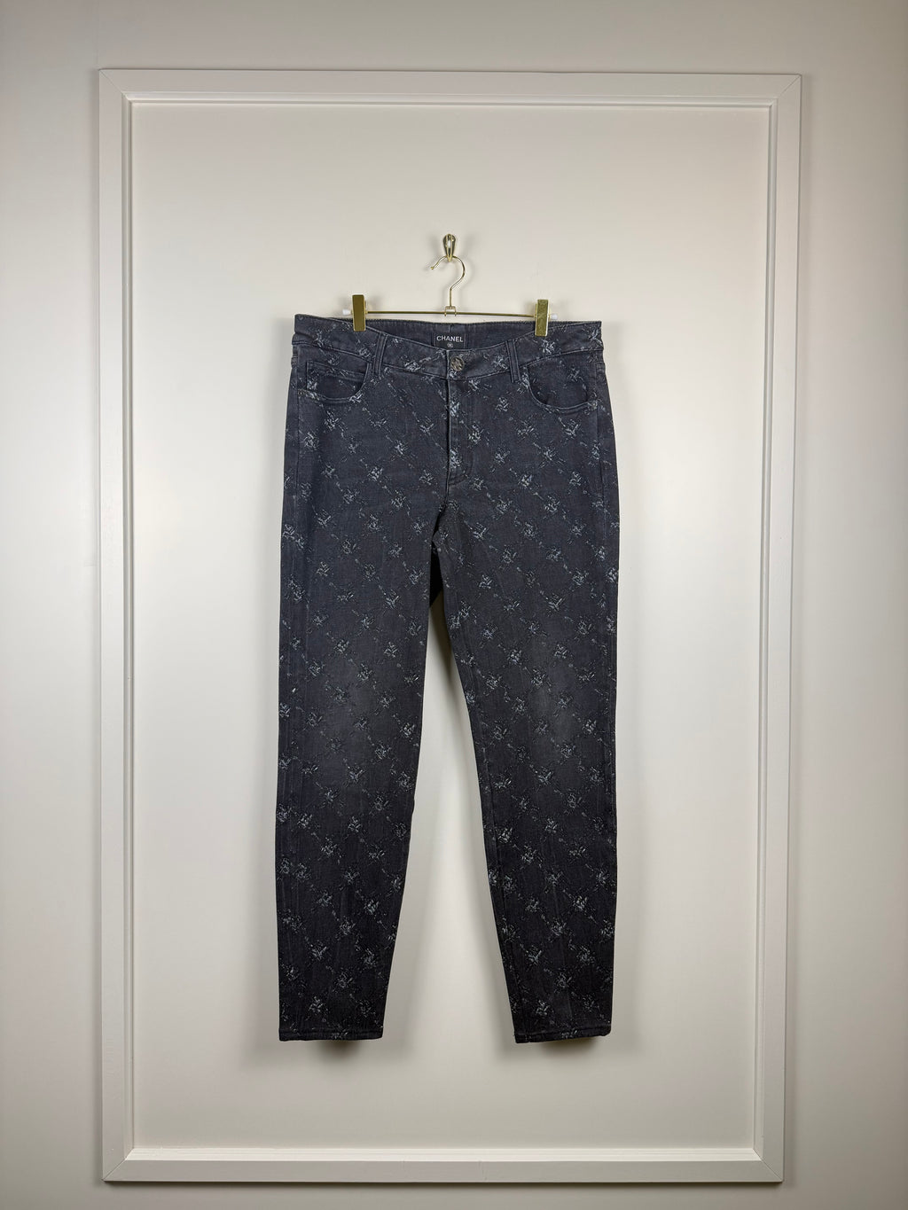 Chanel Pre-Fall 2023 Métiers d'Art Runway Jeans Grey Sz. 42 DE (44 FR)