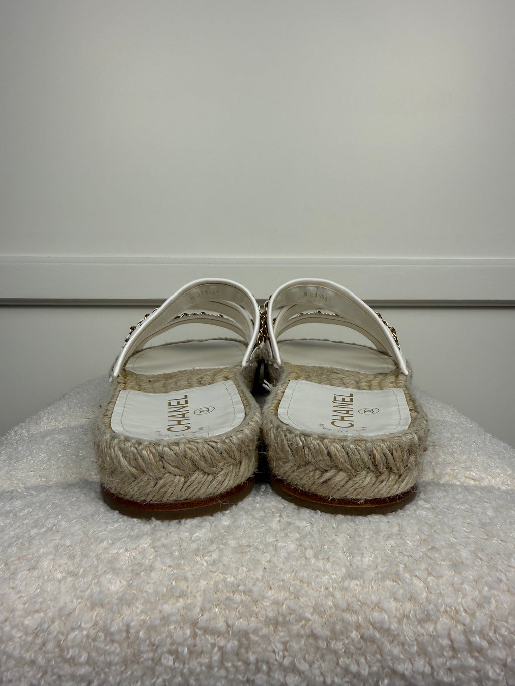 Chanel Chain Sandals White Beige Sz. 39 EU