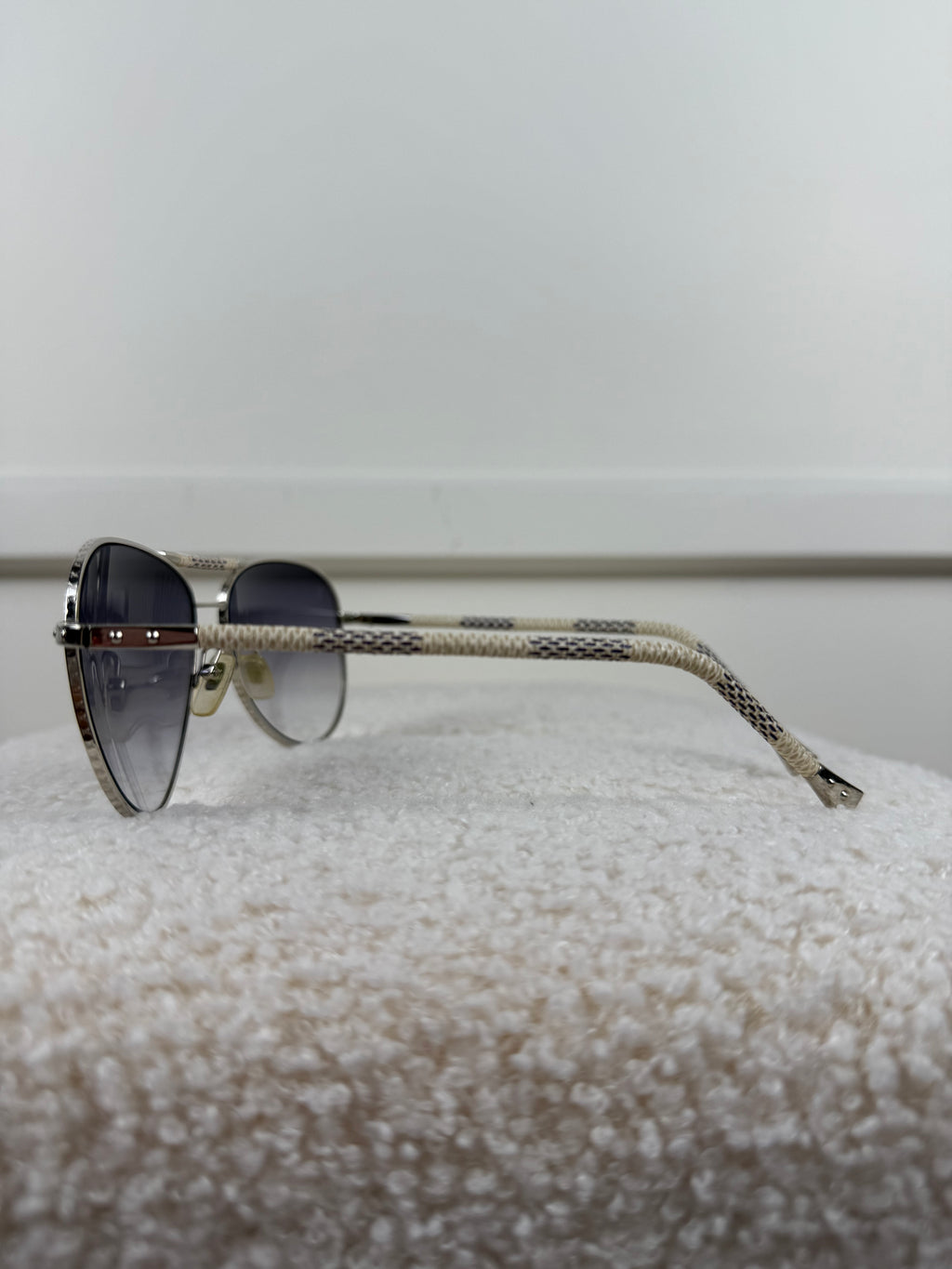 Louis Vuitton Sonnenbrille – Beige/Schwarz
