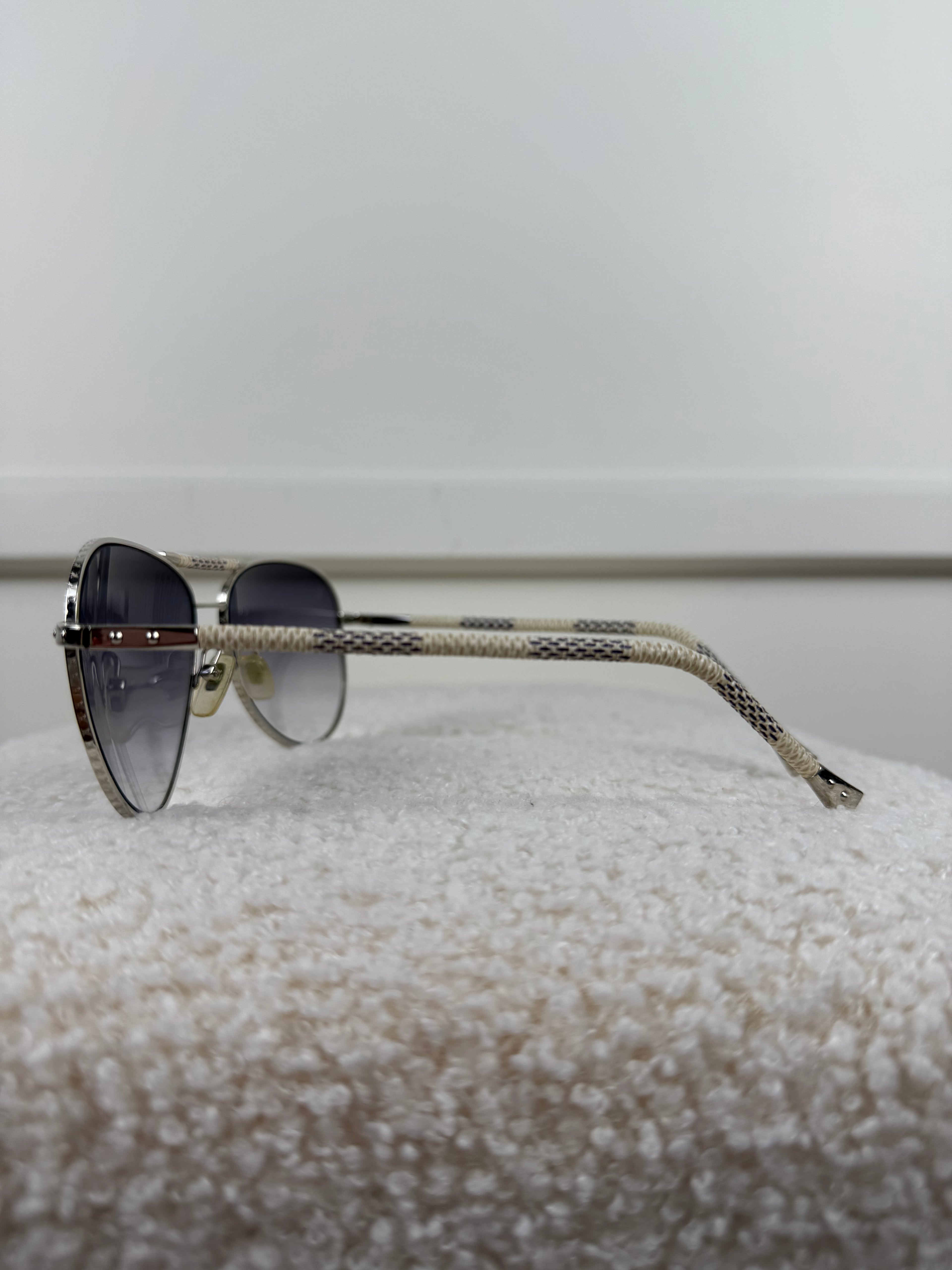Louis Vuitton Sonnenbrille – Beige/Schwarz