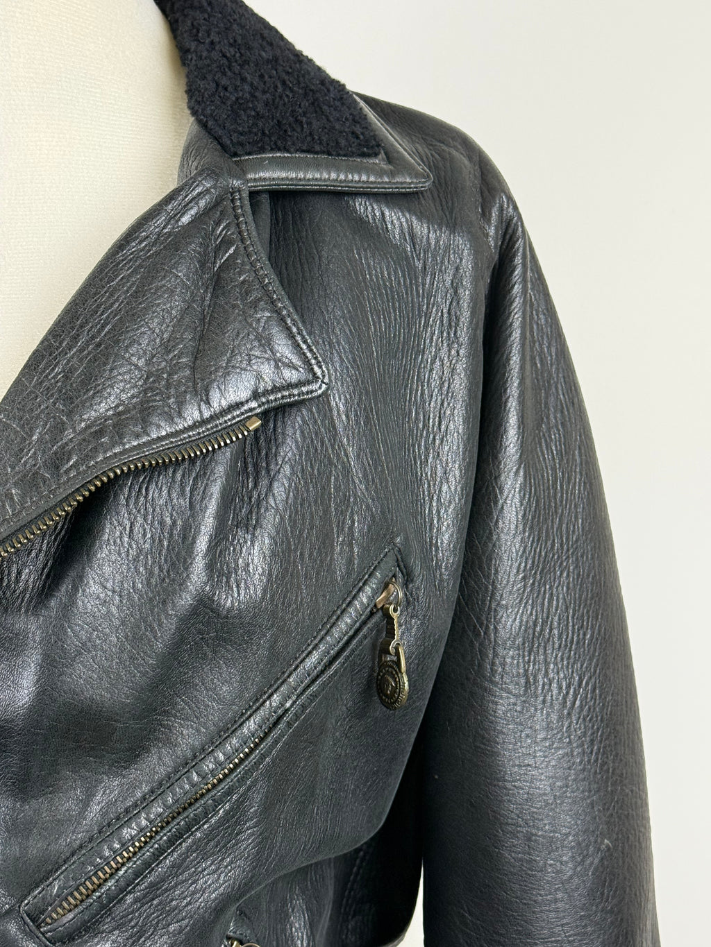 Versace Vintage Lederjacke – Schwarz – Gr. 38 DE (42 IT)