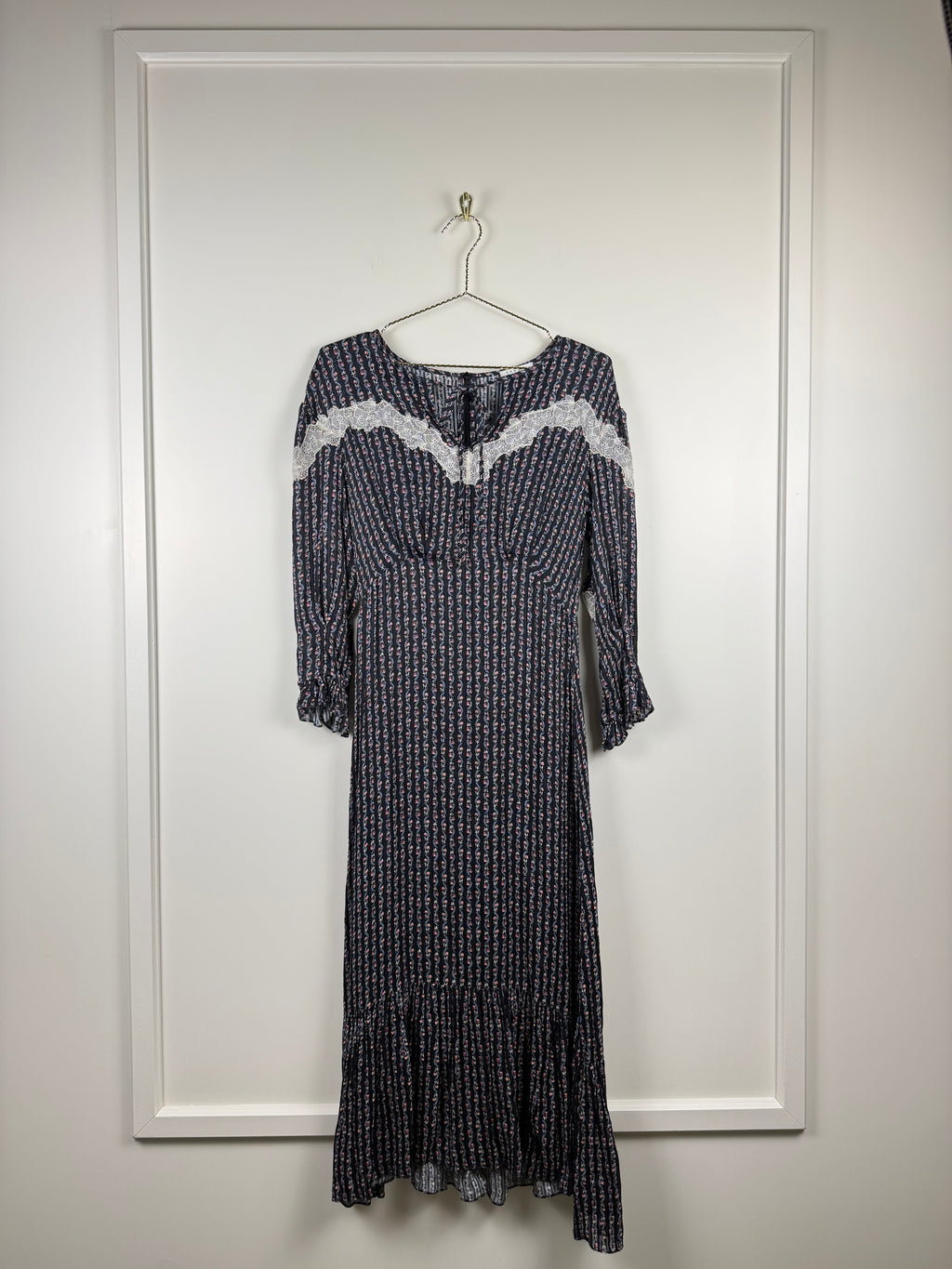 Sandro Kleid mit Blumenprint & Spitze – Dunkelblau Multi – Gr. 34 DE