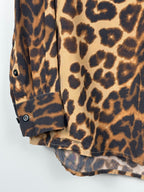 Jadicted Seidenbluse mit Leo-Muster – Braun/Schwarz – Gr. S