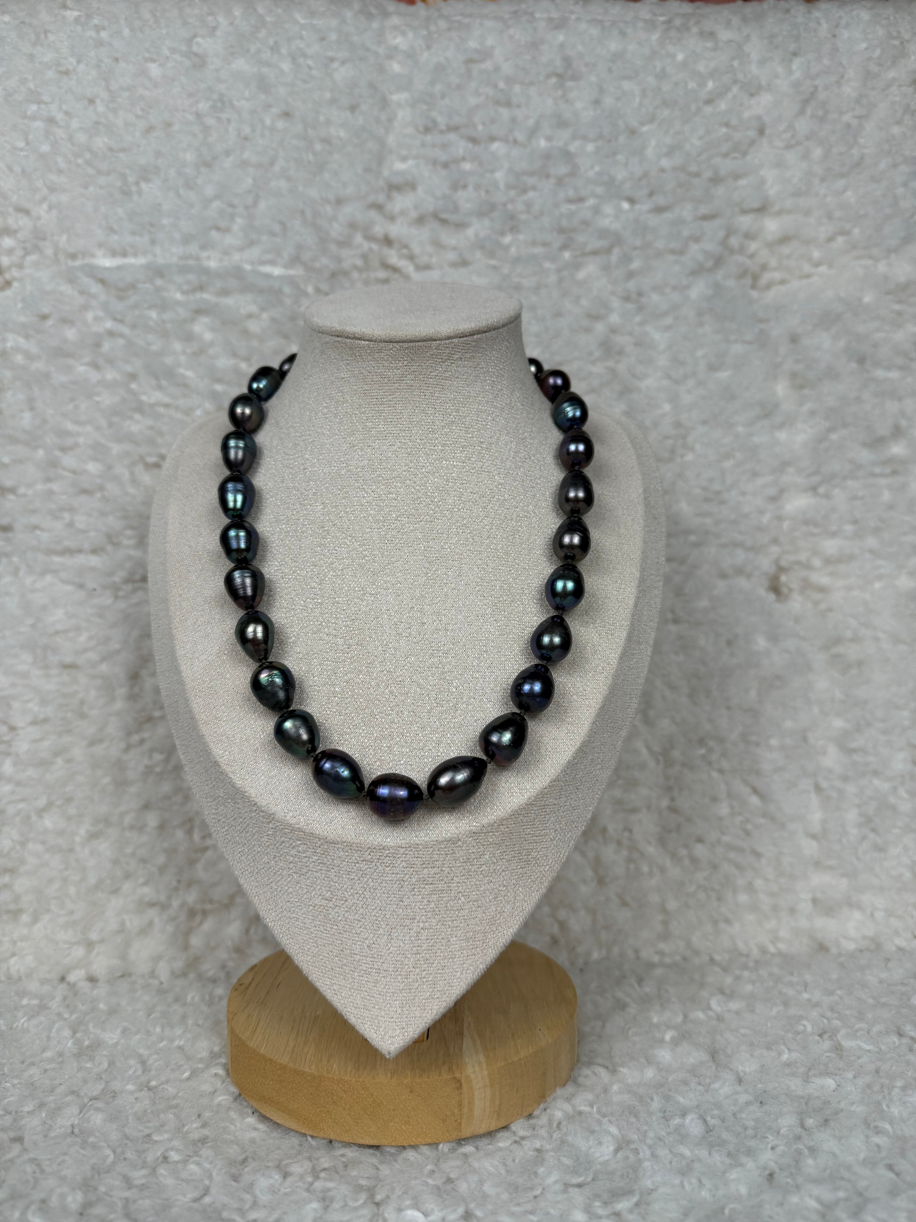 No Name Necklace Freshwater Pearls Dark