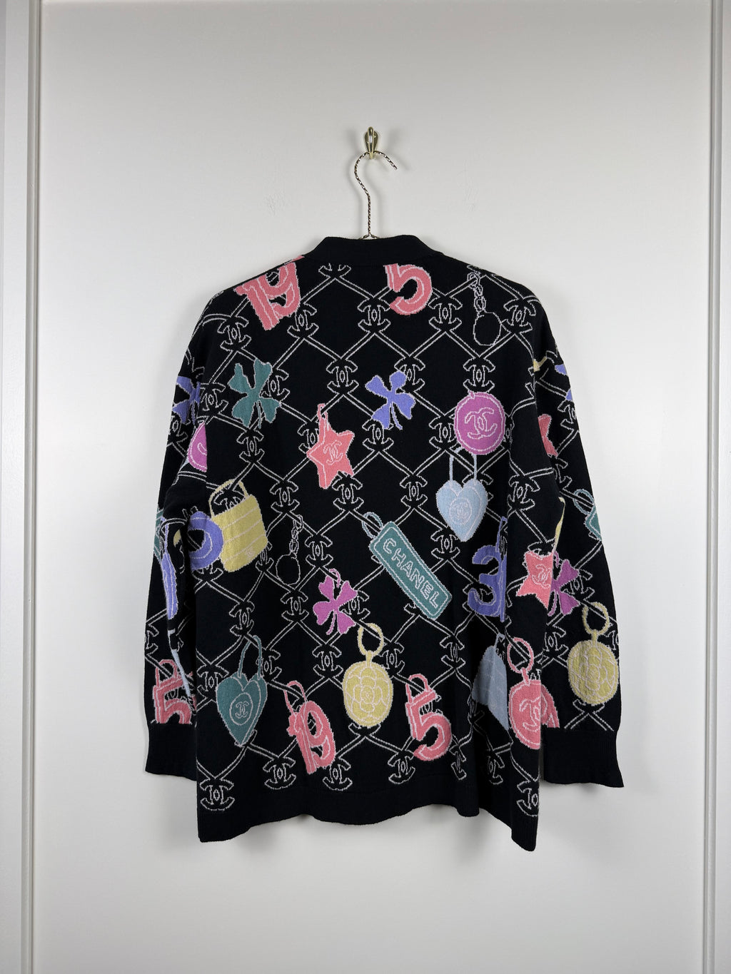 Chanel Kaschmir-Cardigan mit CC-Motiv – Mehrfarbig – Gr. 40 DE (42 FR)