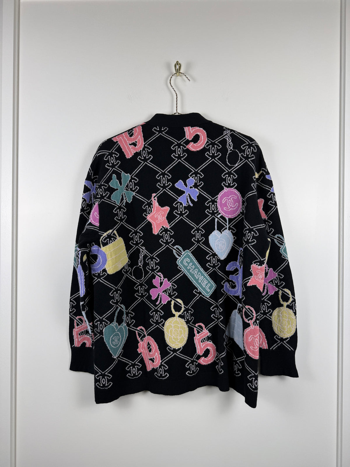 Chanel Kaschmir-Cardigan mit CC-Motiv – Mehrfarbig – Gr. 40 DE (42 FR)
