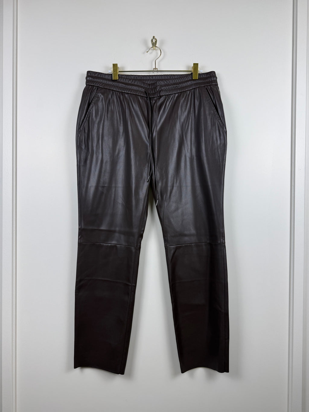 Juvia Lederimitat-Hose – Braun – Gr. L