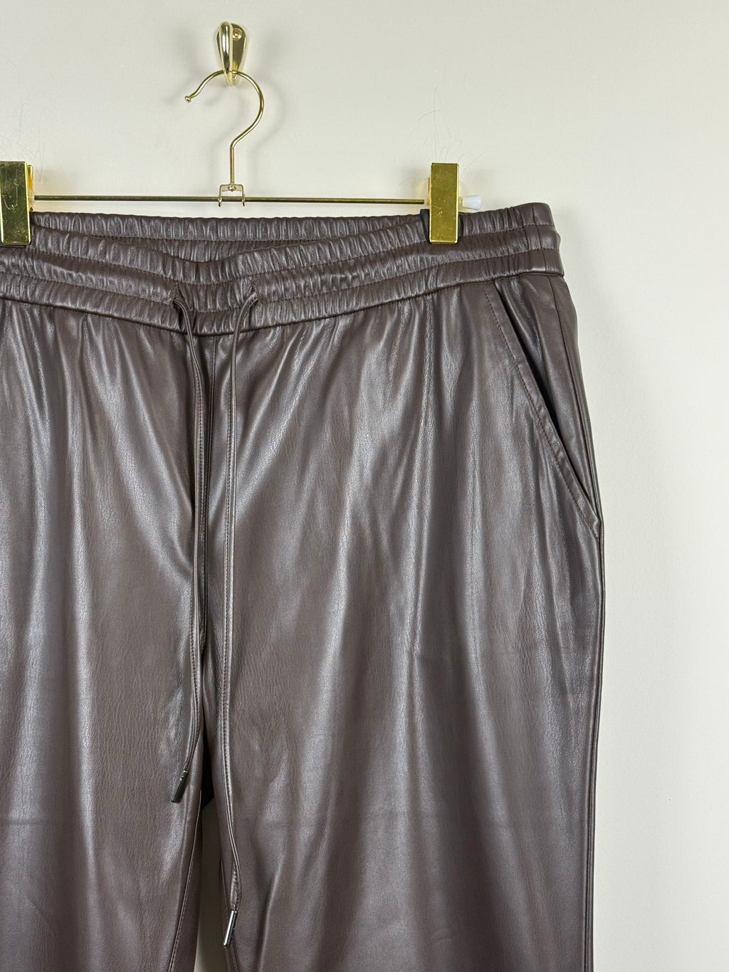 Juvia Lederimitat-Hose – Braun – Gr. L
