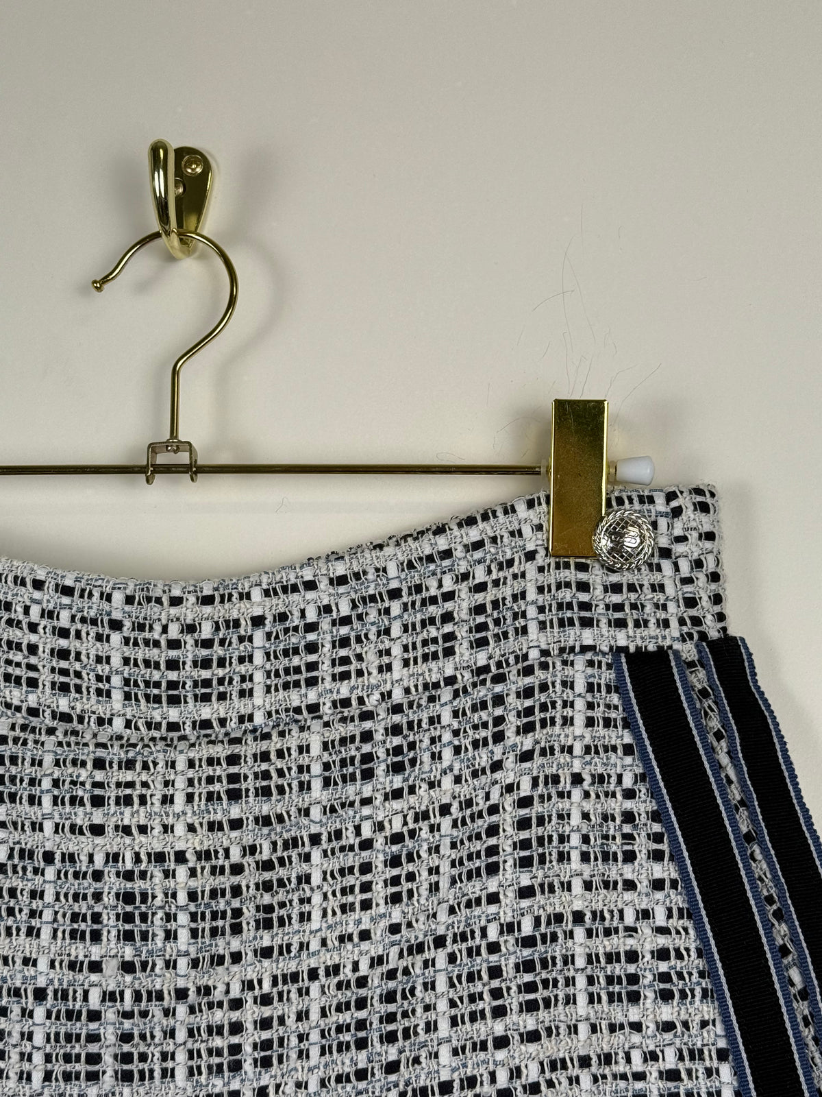 Maje Skorts aus Tweed – Blau/Weiss – Gr. 36 DE (38 FR)