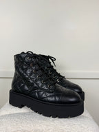 Chanel Interlocking CC Logo Combat Boots – Schwarz – Gr. 39.5 EU
