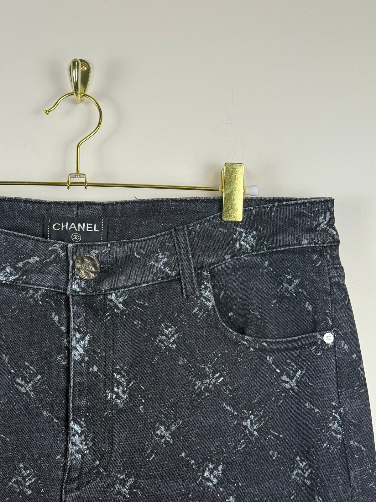 Chanel Pre Fall 2023 Métiers d'Art Runway Jeans Grey Sz. 42 DE (44 FR)