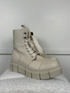 Aloha Schnürstiefel – Creme – Gr. 39 DE