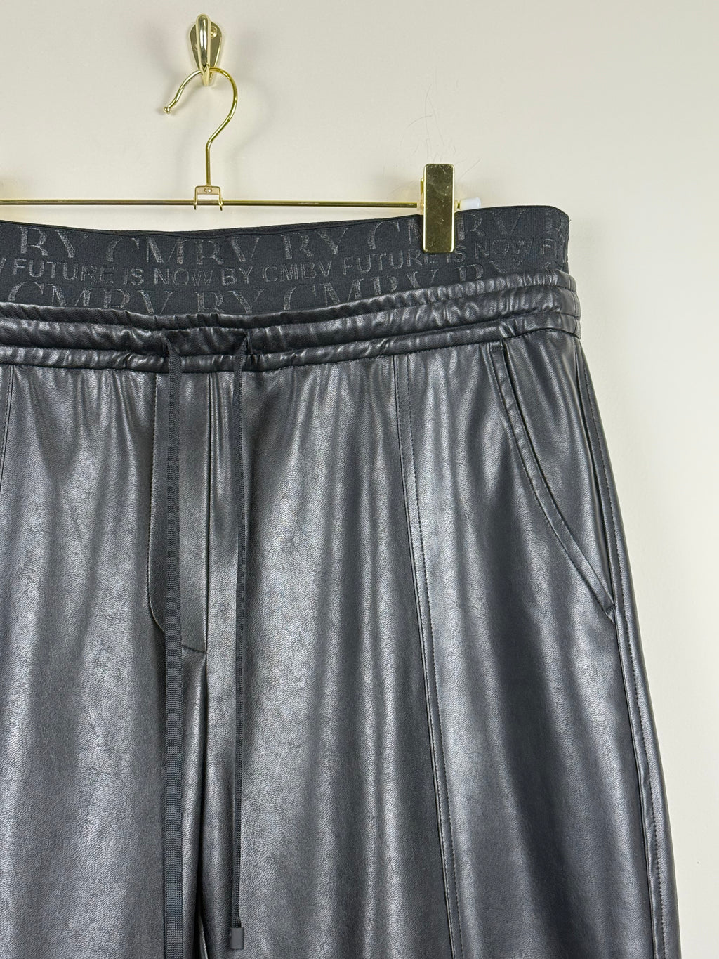 Cambio Eden Lederimitat-Hose – Schwarz – Gr. 40 DE
