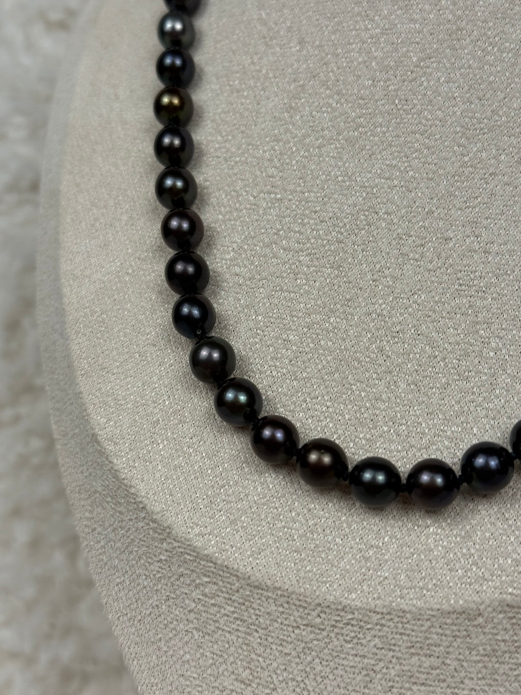 No Name Thin Necklace Freshwater Pearls Dark