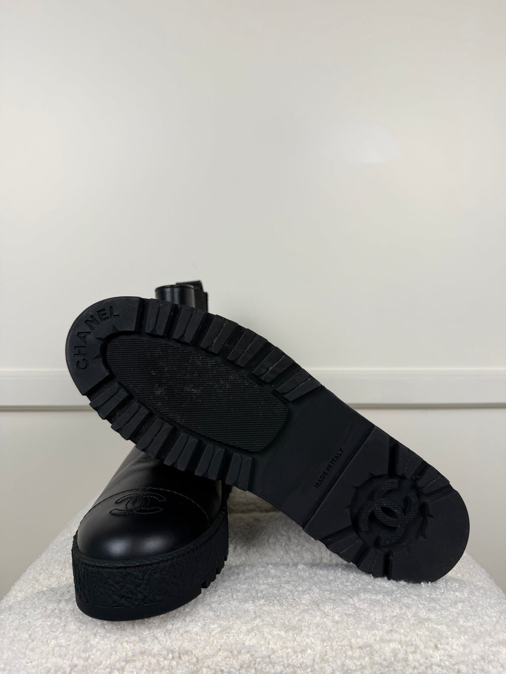 Chanel Chelsea-Stiefel aus Leder – Schwarz – Gr. 40 EU