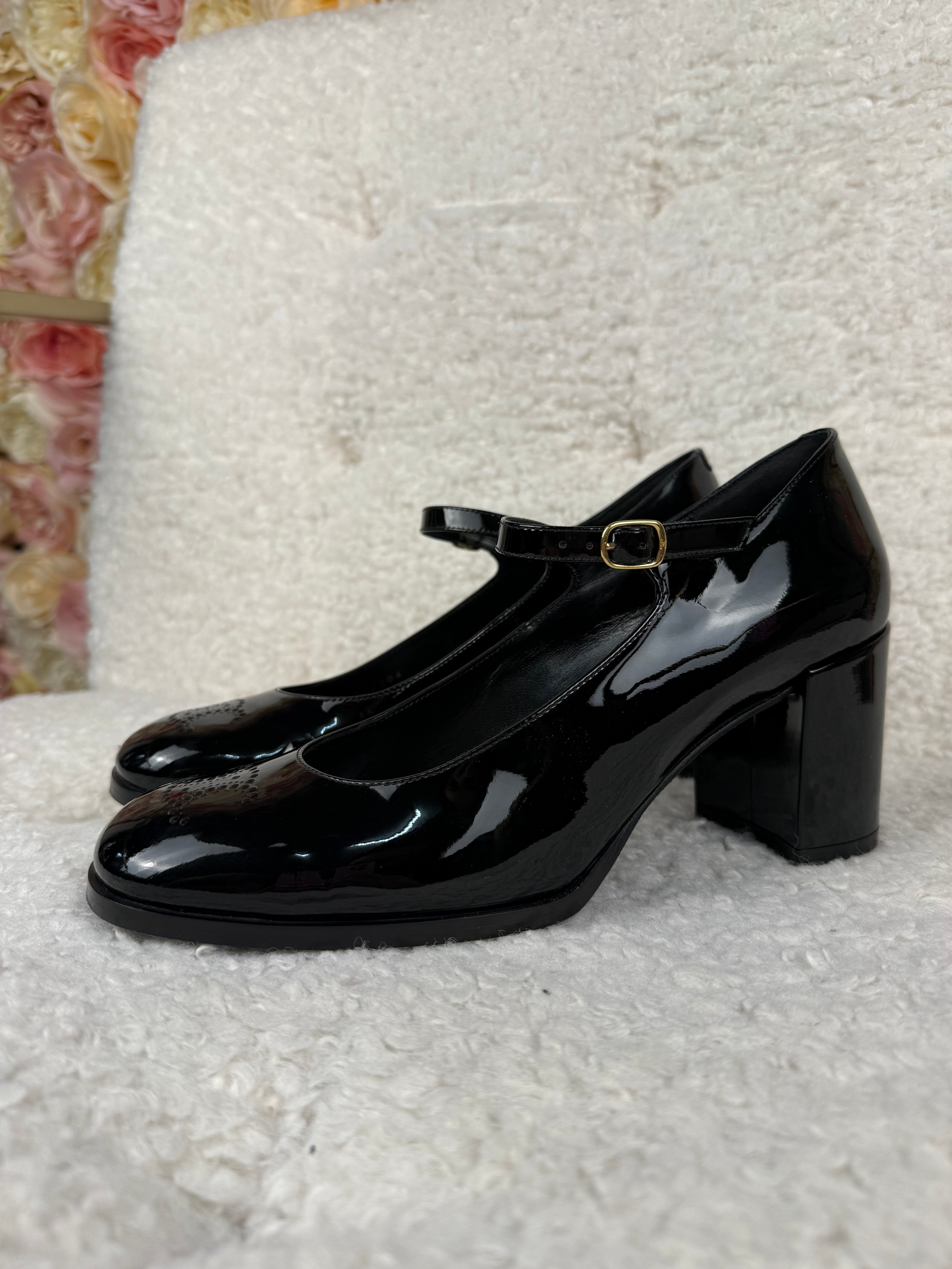 Celine "Lily" Triomphe Babies in Patent Calfskin Black Sz. 38.5 EU