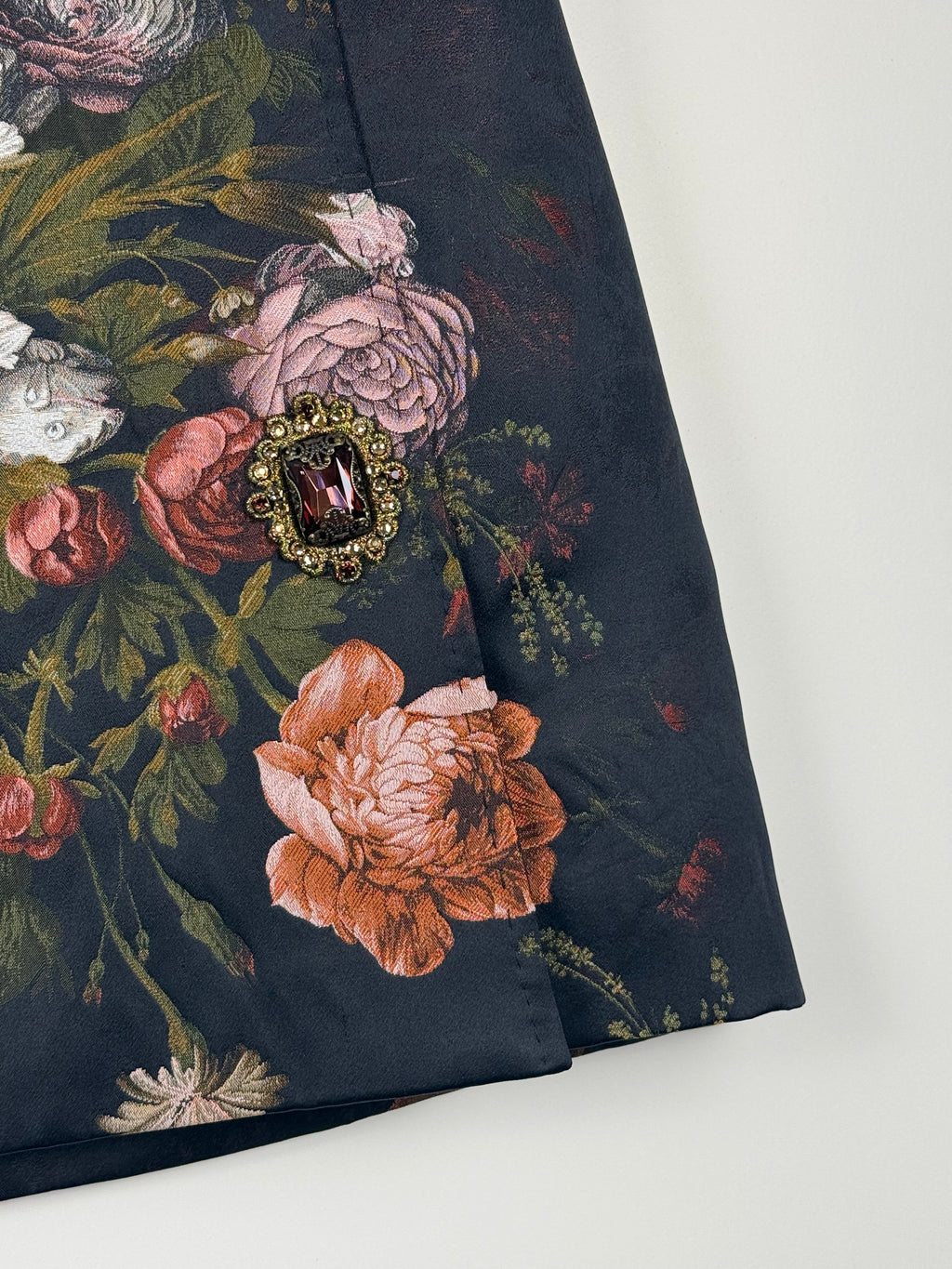 Dolce & Gabbana Jupe – Schwarz mit Rosen – Gr. 40 DE (44 IT)