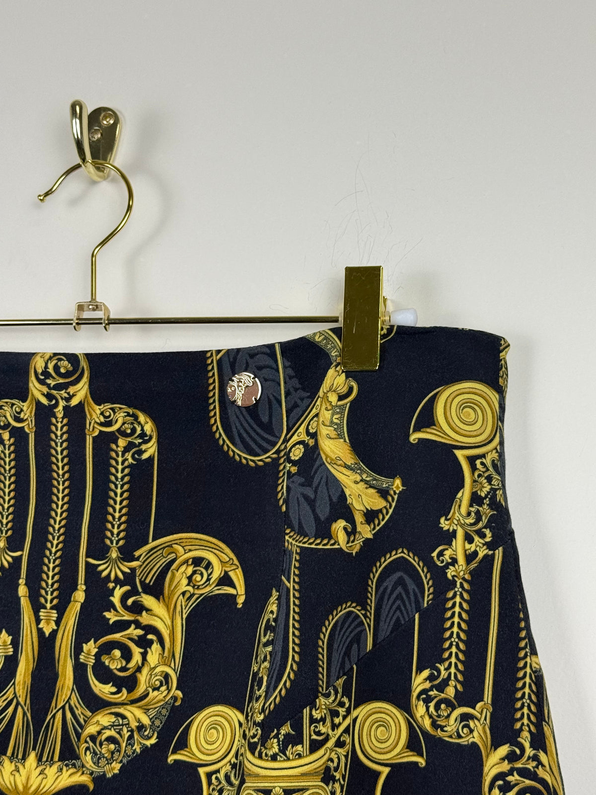 Versace Jupe – Schwarz/Gelb – Gr. 42 DE (46 IT)