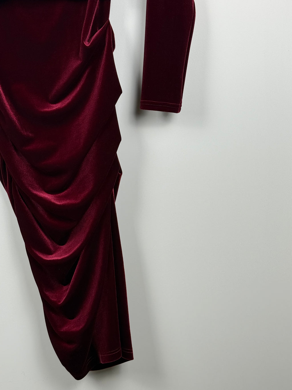 Me & Thee Samt-Kleid – Bordeaux – Gr. M (2)