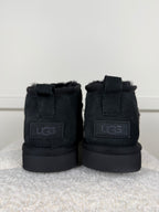 UGG Stiefeletten – Schwarz – Gr. 38 EU